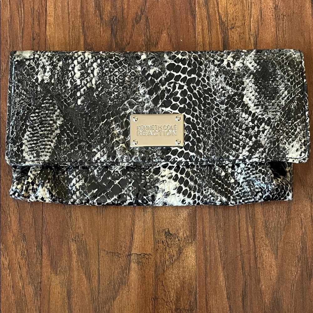 Kenneth Cole Reaction Black and White Snakeskin Clutch